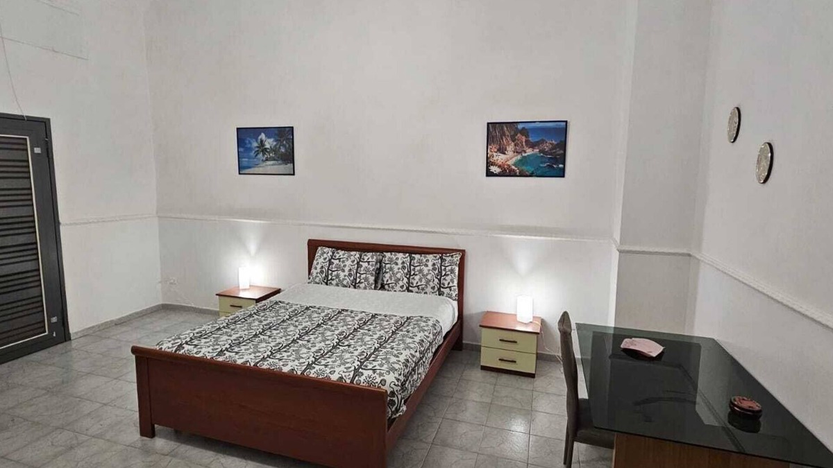 Torre Annunziata Apartment | 2 minutes from the Train .Apartment great for families and groups