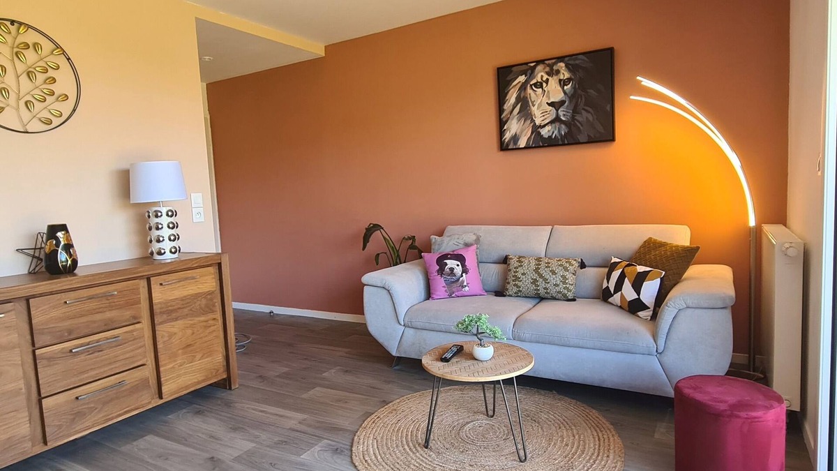 Concarneau Apartment | 2 minutes walk from the white sand beach, garden apartment with terrace