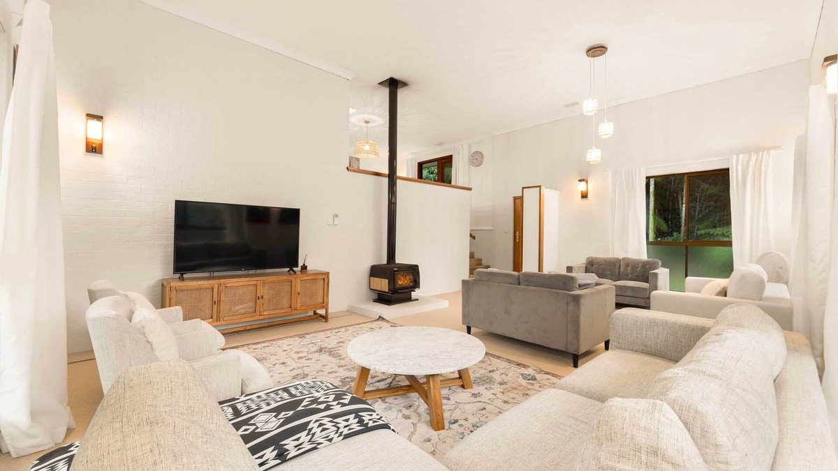 Springbrook House | 2 Minutes Walk to Waterfall.