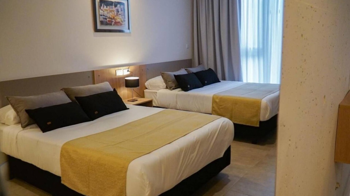Rio Cuarto Hotel | 2 Modern Rooms With Pool Free Breakfast And Parking Near Local Attractions