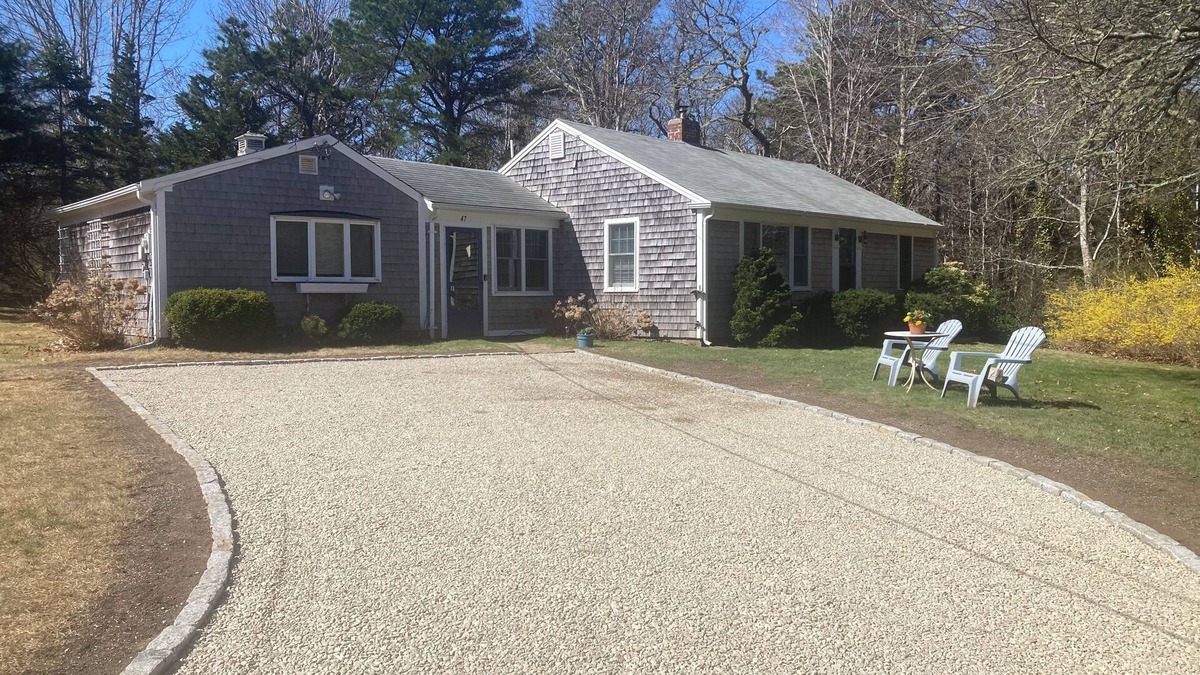 East Dennis House | 2 nights available Aug 9 and 10 so come for the weekend