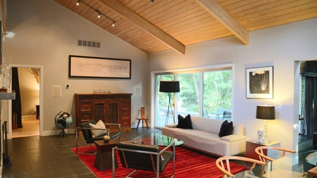 Wheeler House | (2 Nt Min!) Beautiful Home Close To Lake Beach and National Park!