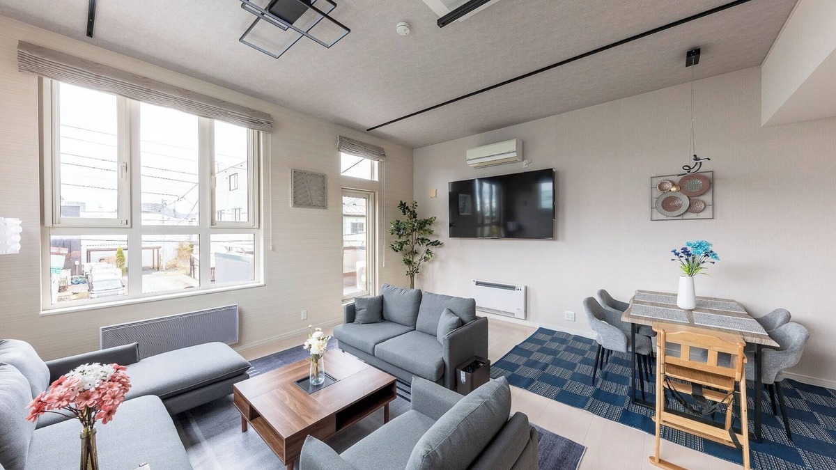 Higashi House | 2 parking spaces availableMax 10 people4 bedroomsWiFiAll rooms airconditioned/Sapporo Hokkaidō