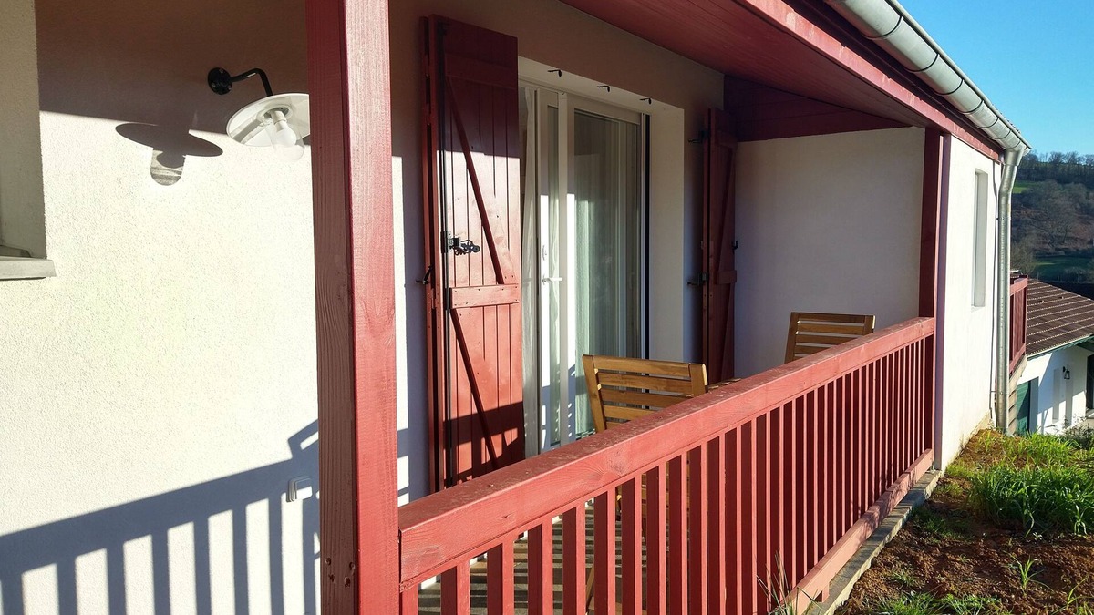 Bustince-Iriberry Apartment | 2 pers-Studio Conchita - view of the Pyrenees, 7km from Saint-Jean-Pied-de-Port.