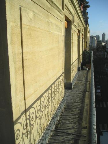 Quartier de la Goutte-d'Or Apartment | 2 Pièces avec Balcon Plein Sud