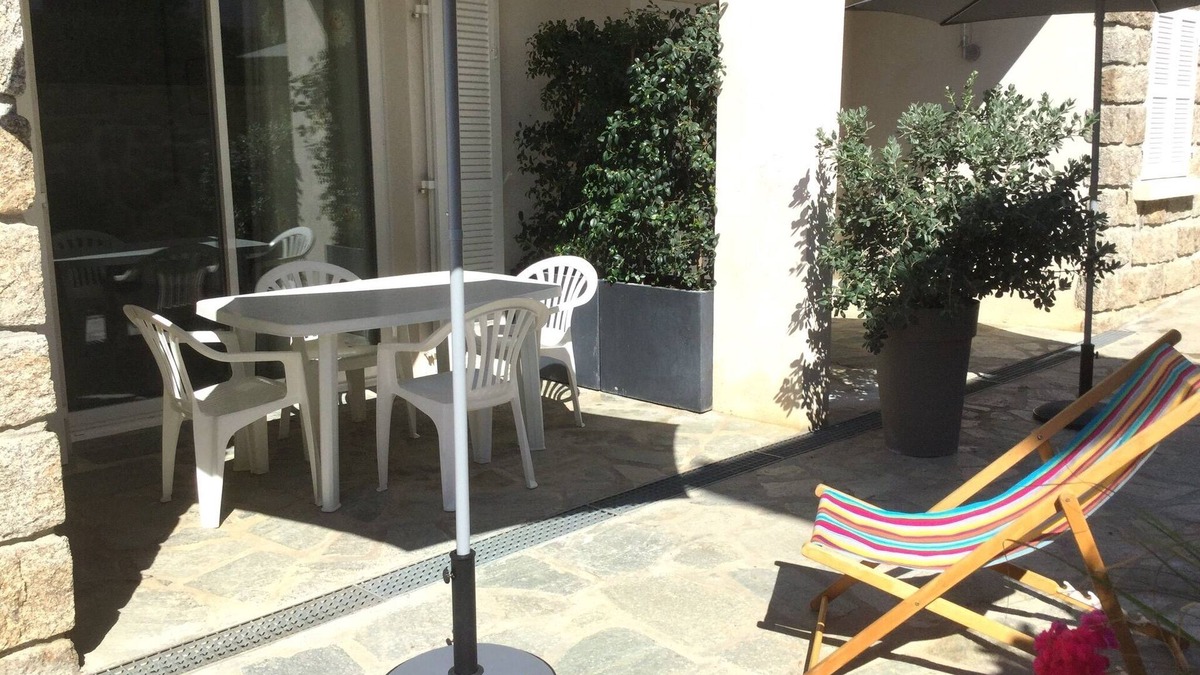 Porto Pollo House | 2 Pièces, Climatisé, à 150 m de la Plage, Tout Confort Pour 4 Personnes