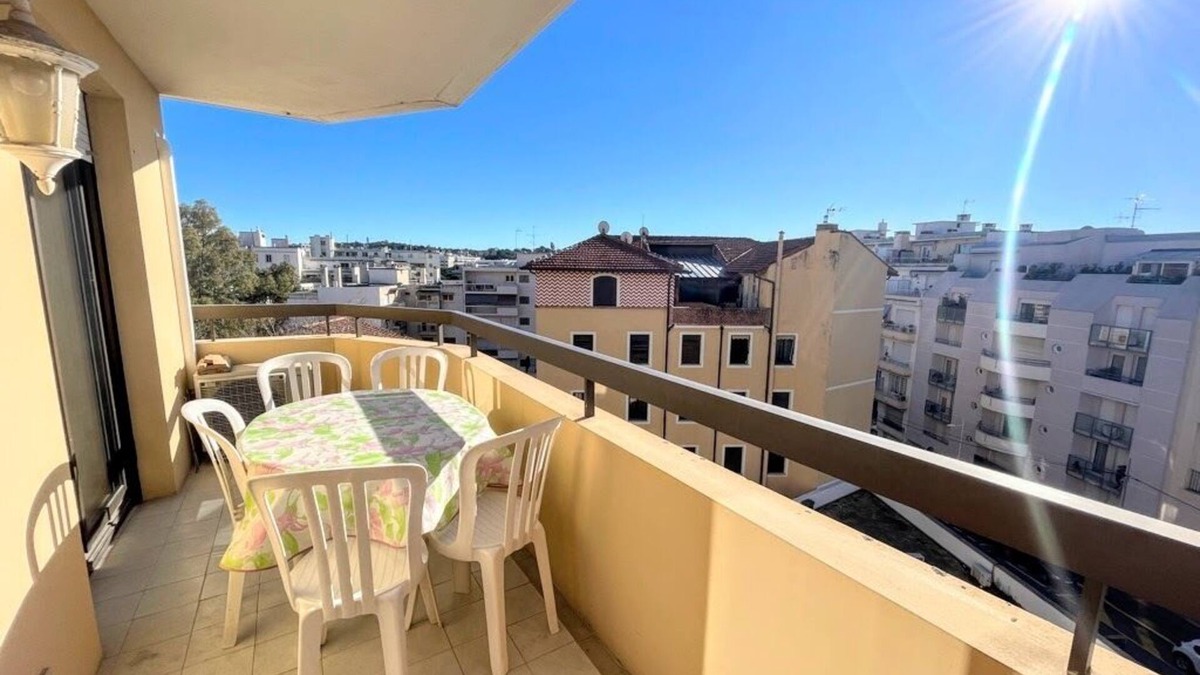 Juan-les-Pins Apartment | 2 Pieces Proche mer
