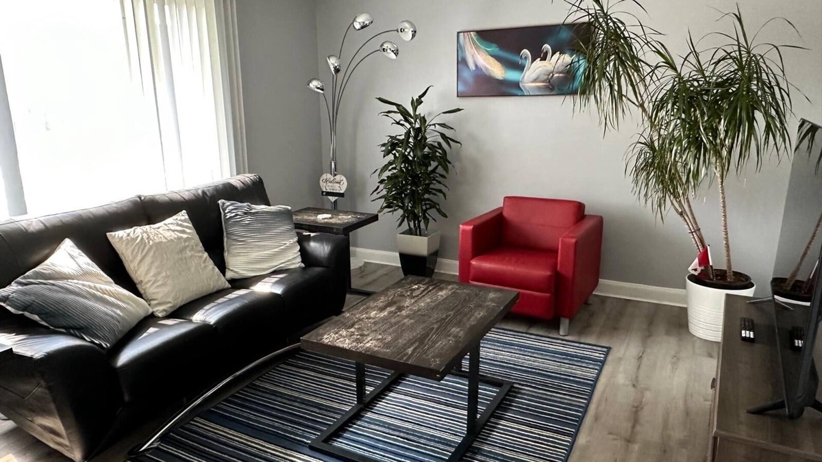 East Kildonan House | 2 Private Bedrooms in Winnipeg1