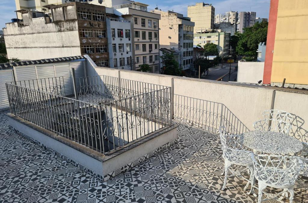 Tijuca Apartment | 2 Quartos com Terraço e Vista para o Maciço da Tijuca - 5min Estação do Metrô - Wi-Fi 75Mbps - Ar Split nos Quartos - Cozinha Completa