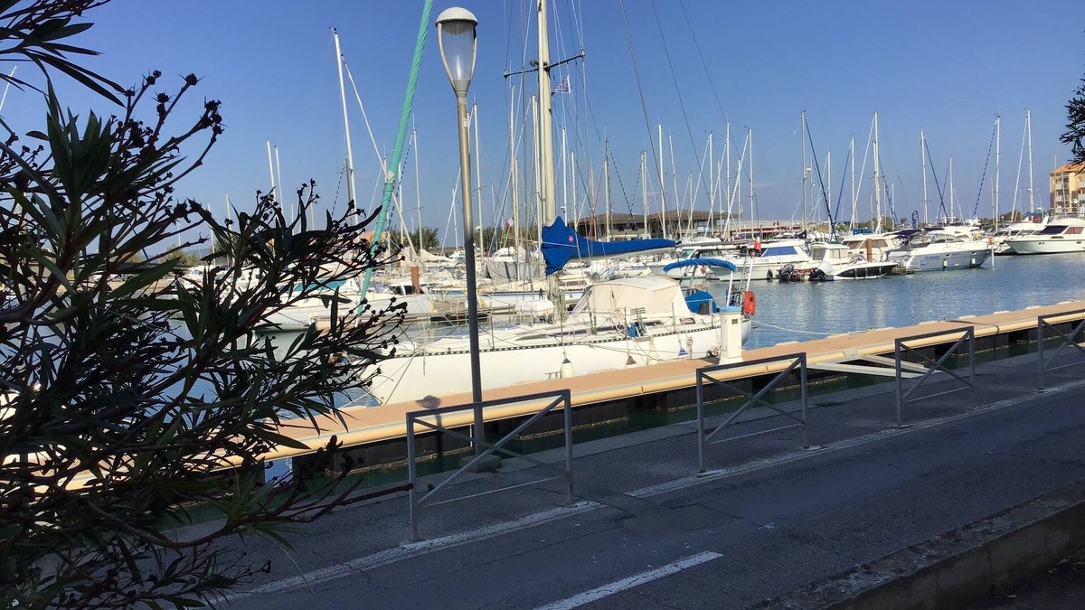 Frontignan Apartment | 2*-rated haven of peace at the port of Frontignan