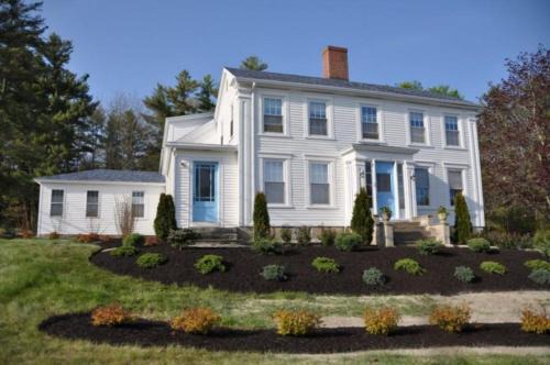 Cape Neddick Bed & Breakfast | 2 River Road Inn Cottages