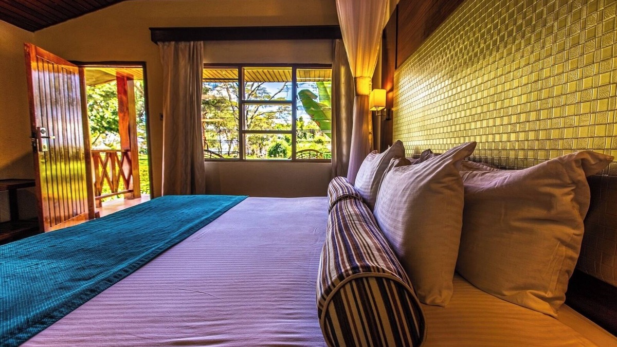 Naivasha Hotel | 2 Romantic Lakeside Rooms – Dine Under the Stars on Your Patio