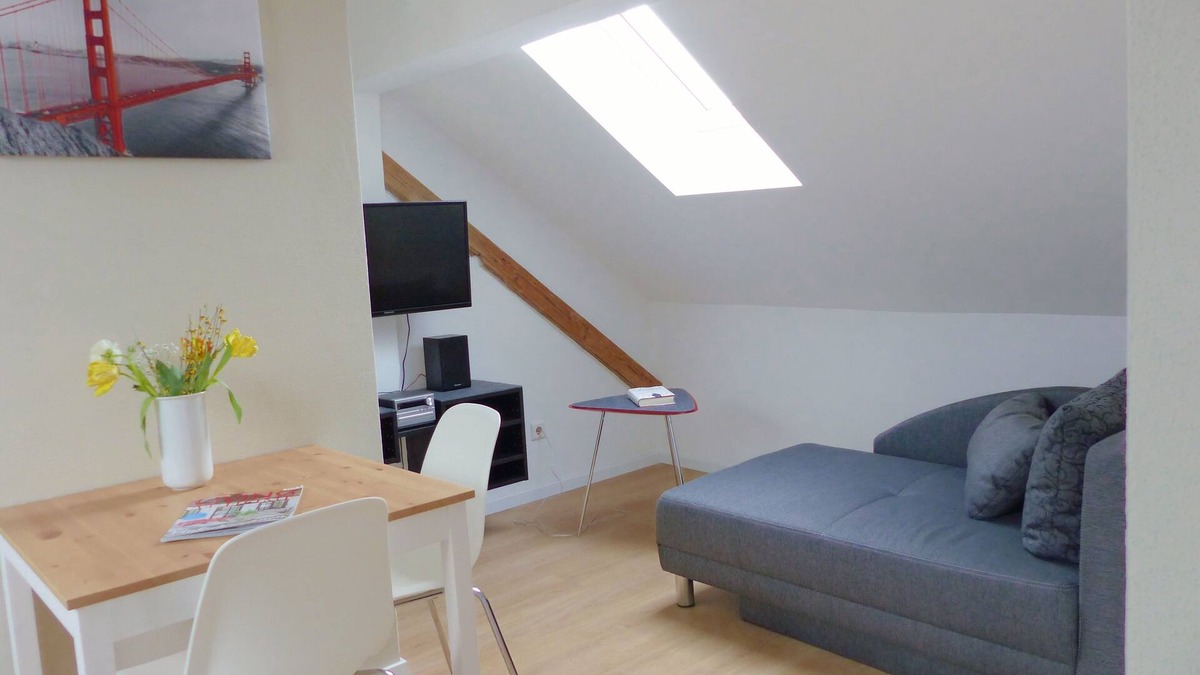 Bad Windsheim Apartment | 2-room apartment, 23 m², quiet location, close to the center, Ferienwohnungen Flora