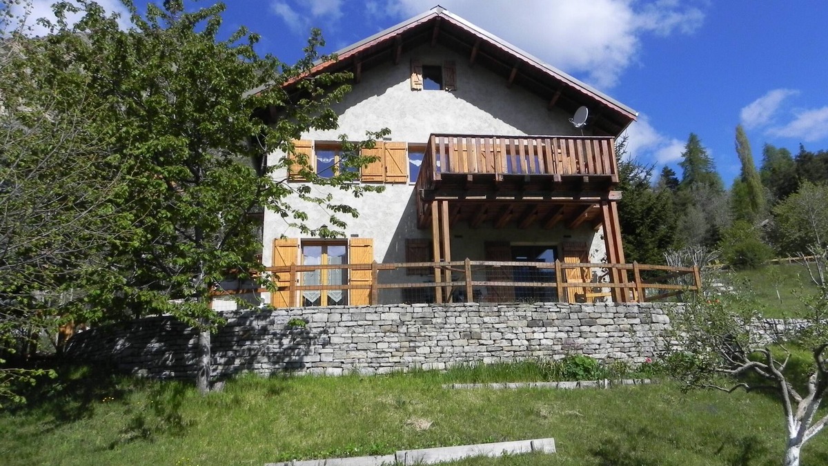 Villars-Colmars Apartment | 2 ROOM APARTMENT IN MOUNTAIN CHALET PETS WELCOME!
