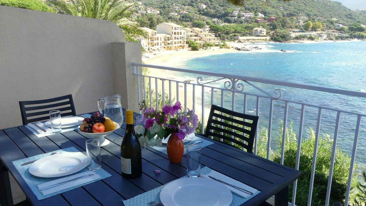 Tiuccia House | 2-ROOM APARTMENT N ° 3 "FEET IN THE WATER" CAP. (2 to 4 PERS)