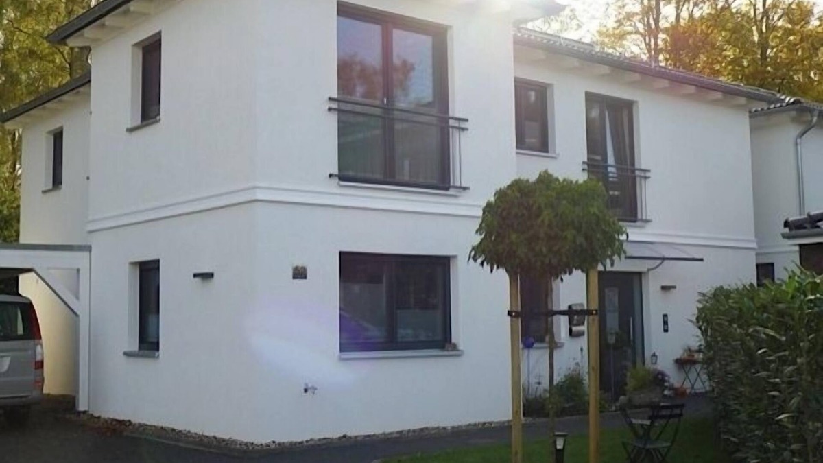 Pinneberg Apartment | 2-room apartment on the outskirts of Hamburg - wallbox - top equipment