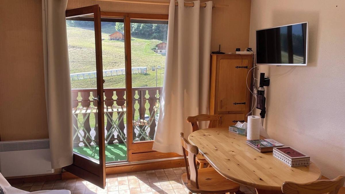 Station de Drouzin le Mont Apartment | 2-room apartment sleeps 6