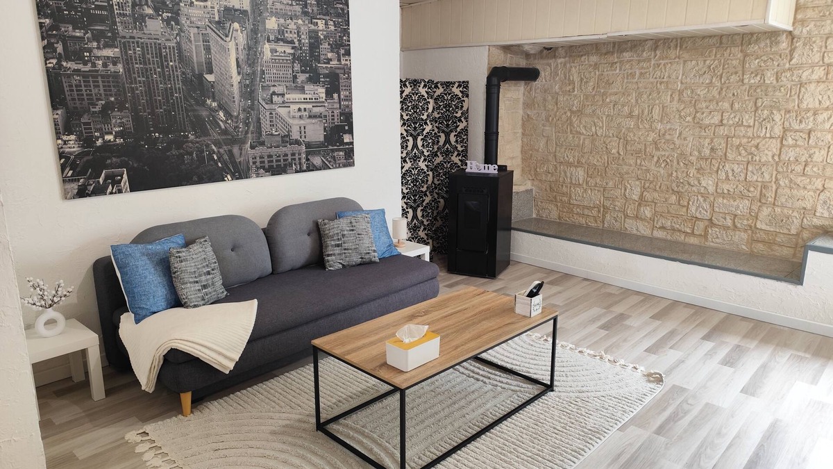 Eteaux Apartment | 2-room apartment village center
