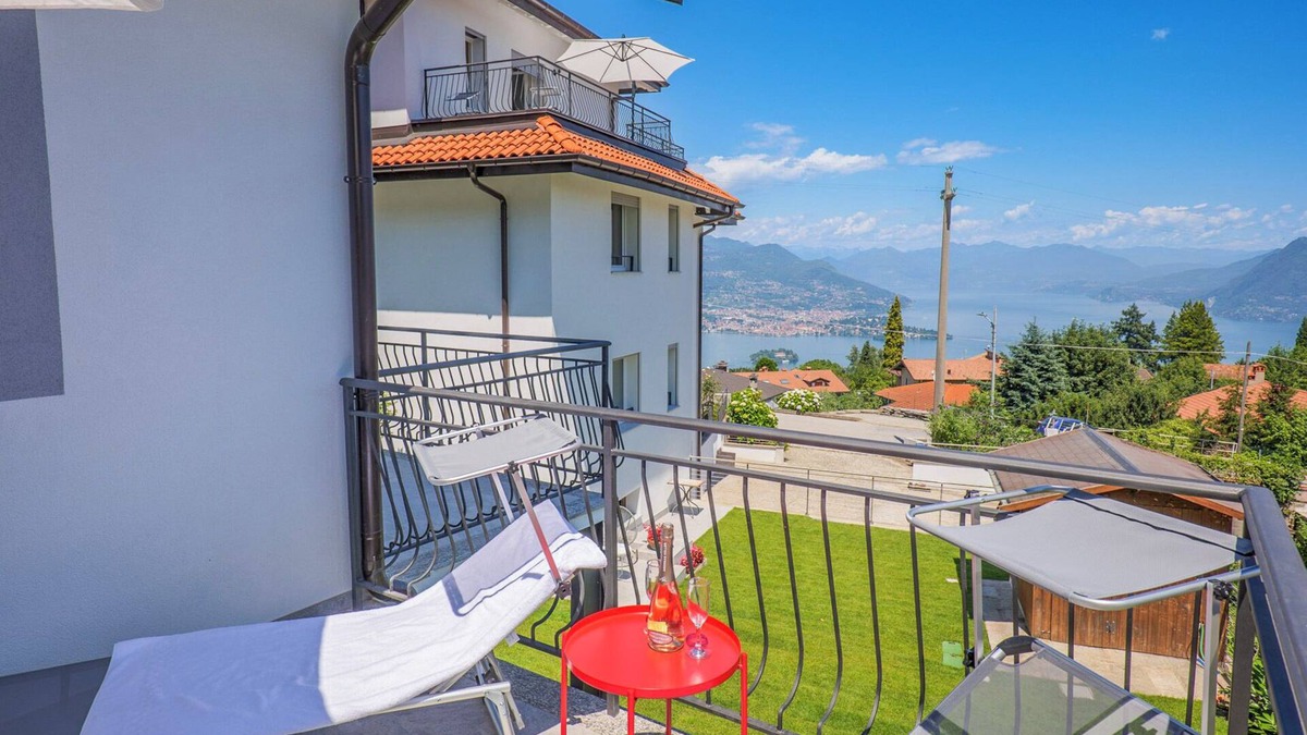 Carciano Apartment | 2-room apartment with terrace and balcony