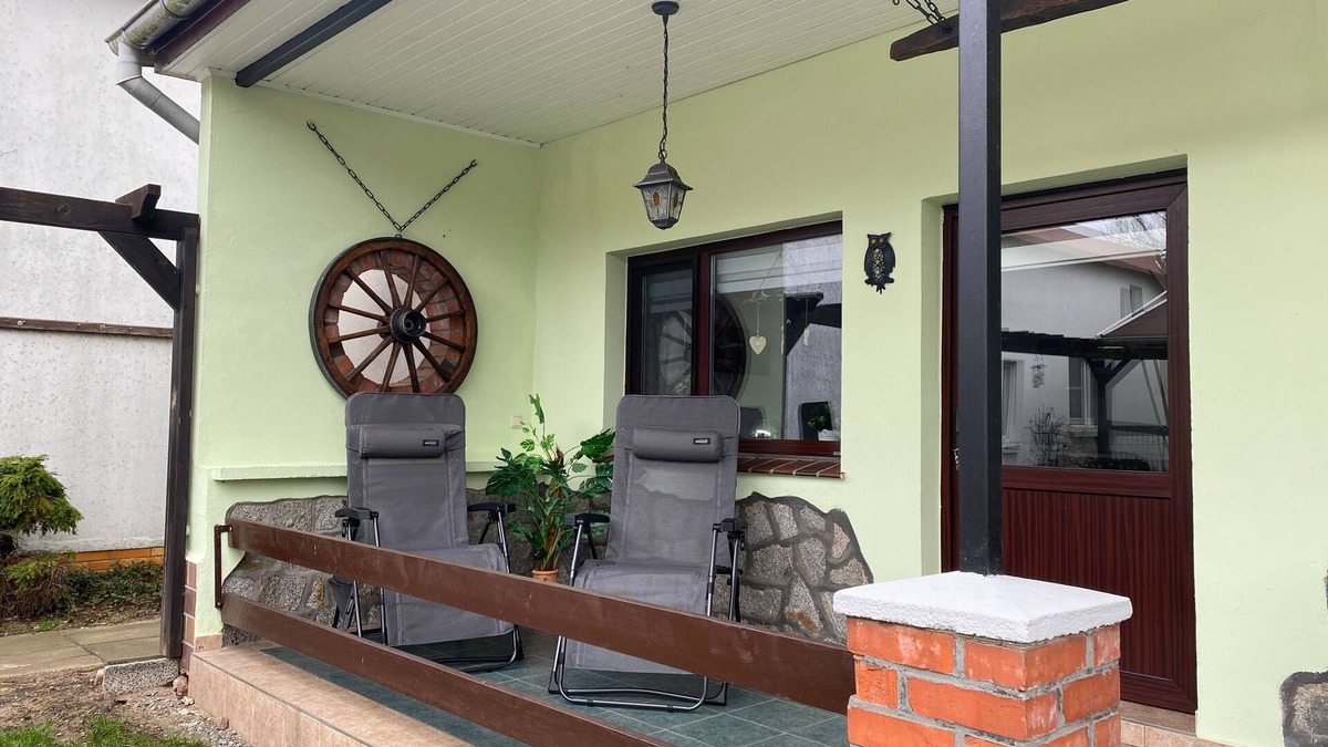 Neubukow Apartment | 2-room bungalow with terrace/left (50m², max. 2 pers. +1 child) - Bungalow am