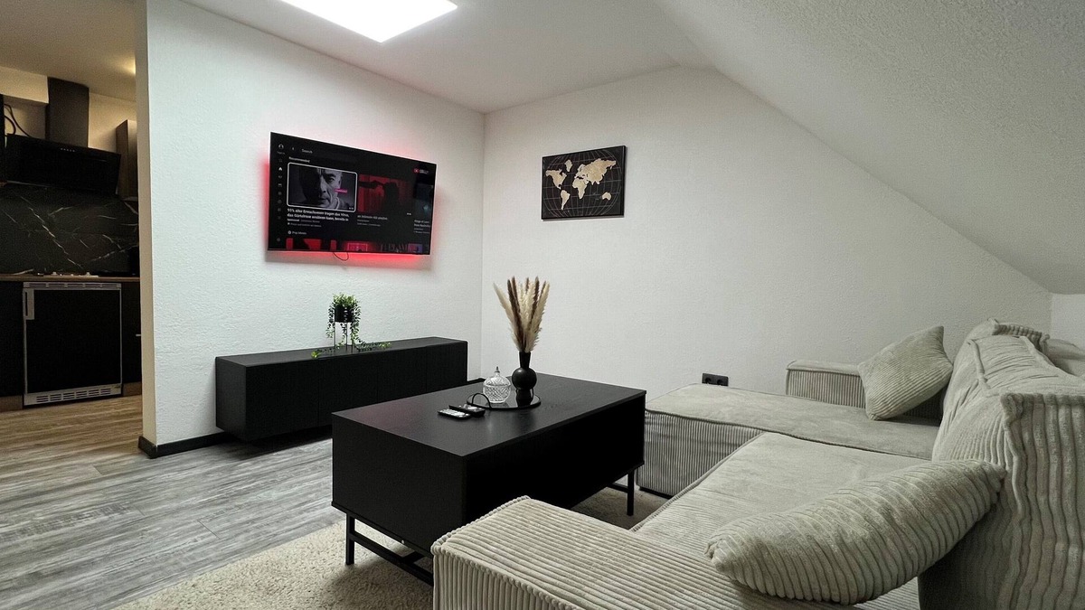 Ilietesheim House | 2-room dream apartment, fully furnished, near Frankfurt with private roof terrace