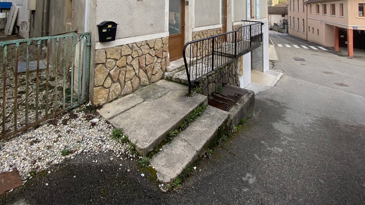 Saint-Geoire-en-Valdaine House | 2 room apartment