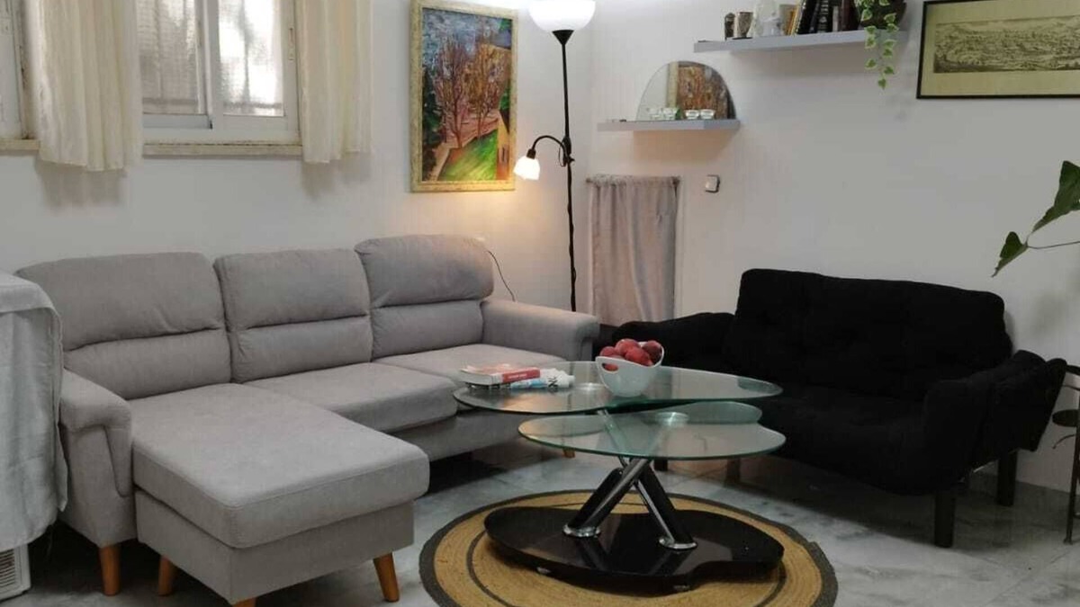 Kiryat HaLeom Apartment | 2 room lovely apartment in center of Jerusalem