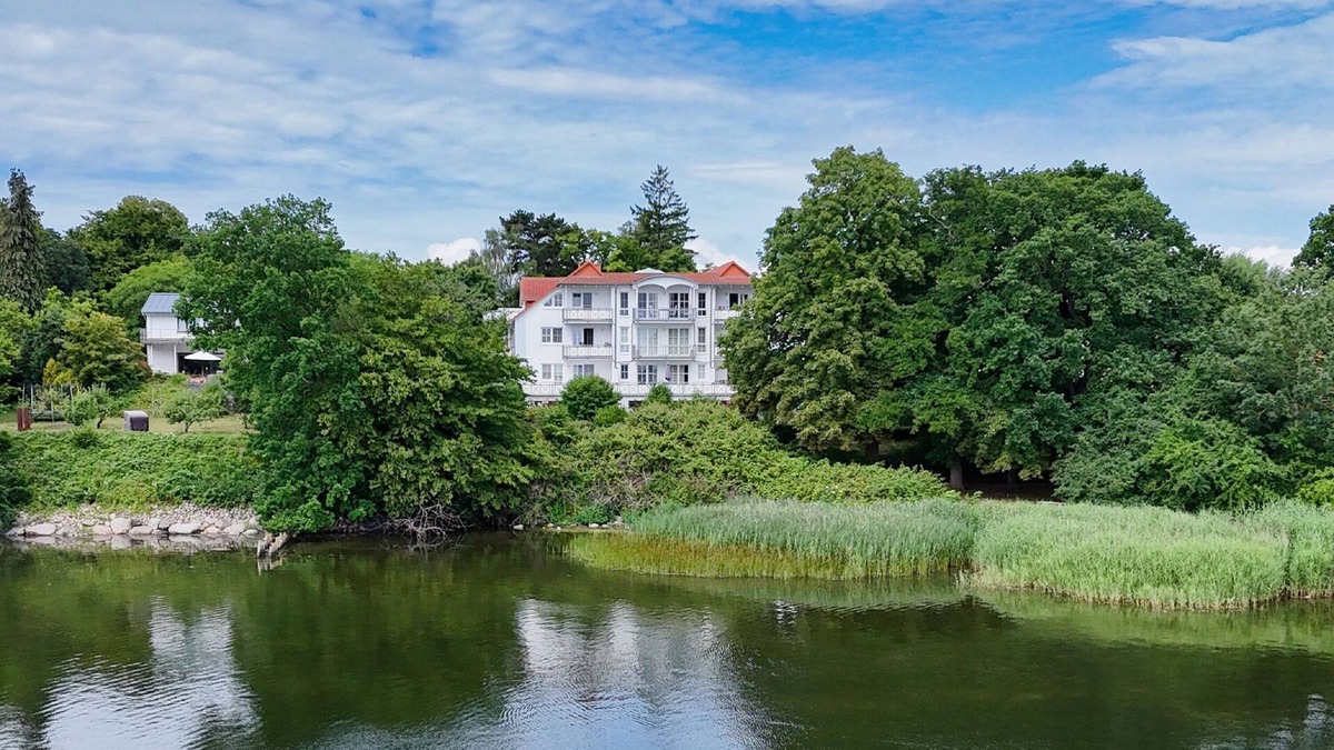 Lauterbach Apartment | 2-room vacation apartment with sea view from the balcony - Villa Vilmblick FeWo 15