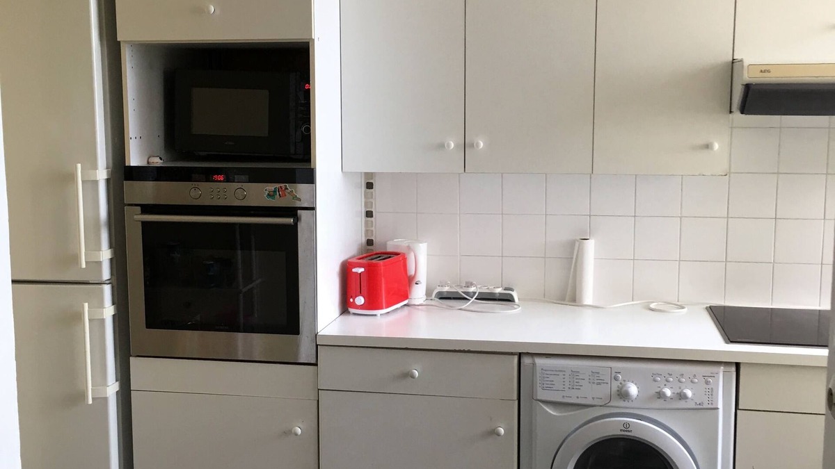 Colombier - Champ de Mars Apartment | 2 rooms available in beautiful apartment in co-location from 01/04/17
