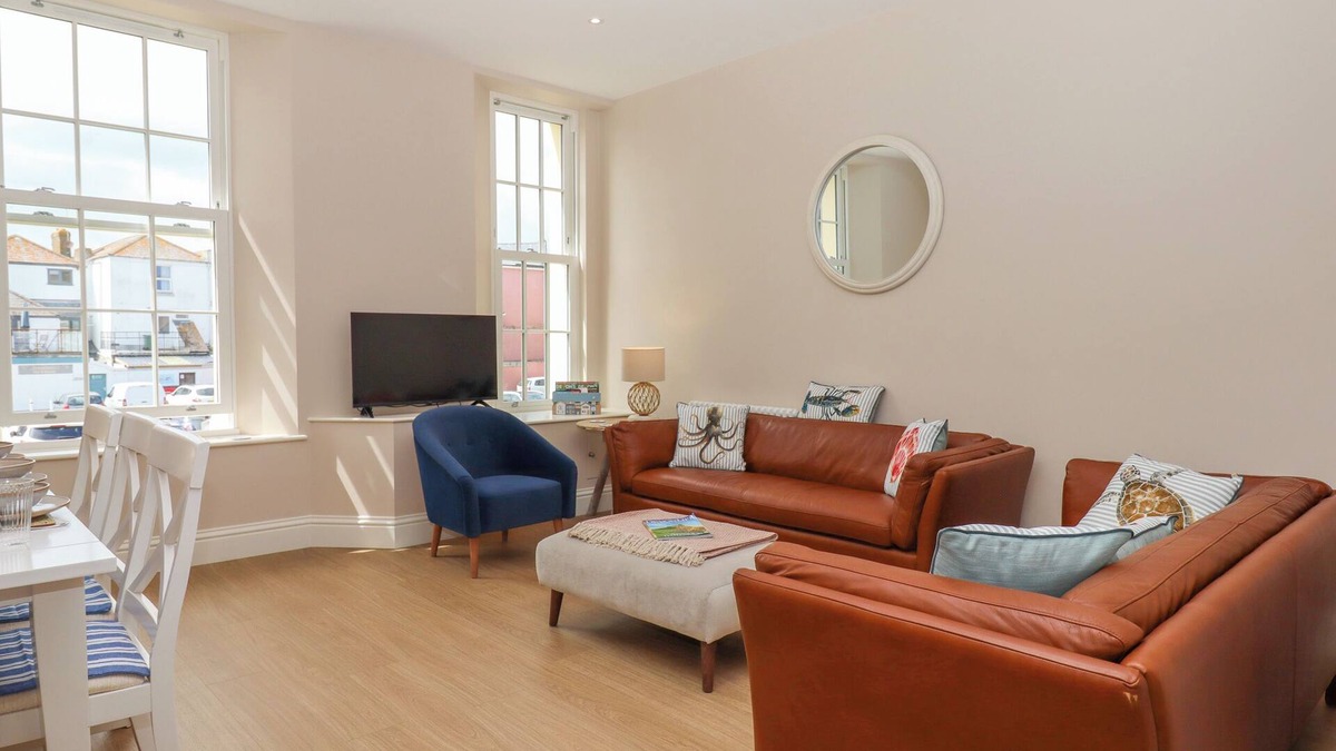 Teignmouth Cottage | 2 SEA OTTER HOUSE, pet friendly in Teignmouth