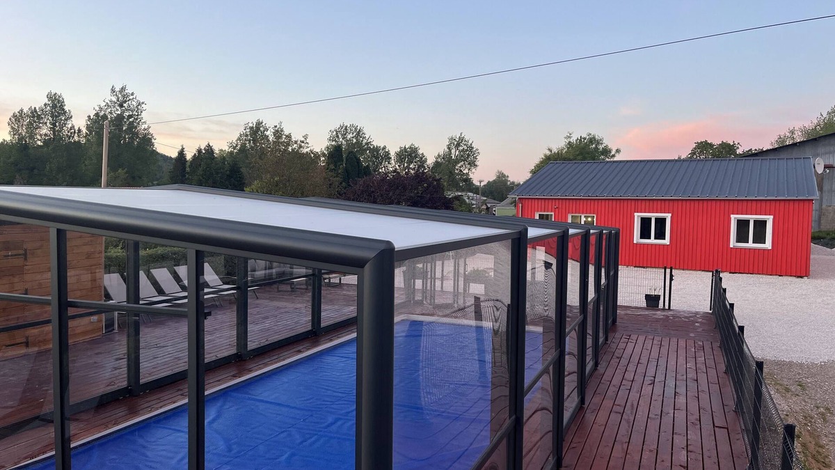Aix-en-Issart House | 2 self-contained country homes with heated indoor swimming pool 8-12p