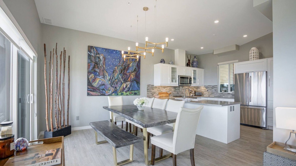 Silver Star Mountain Hotel | 2 Side-by-Side Ski-In/Ski-Out Townhomes | Sleeps 19 w/Views