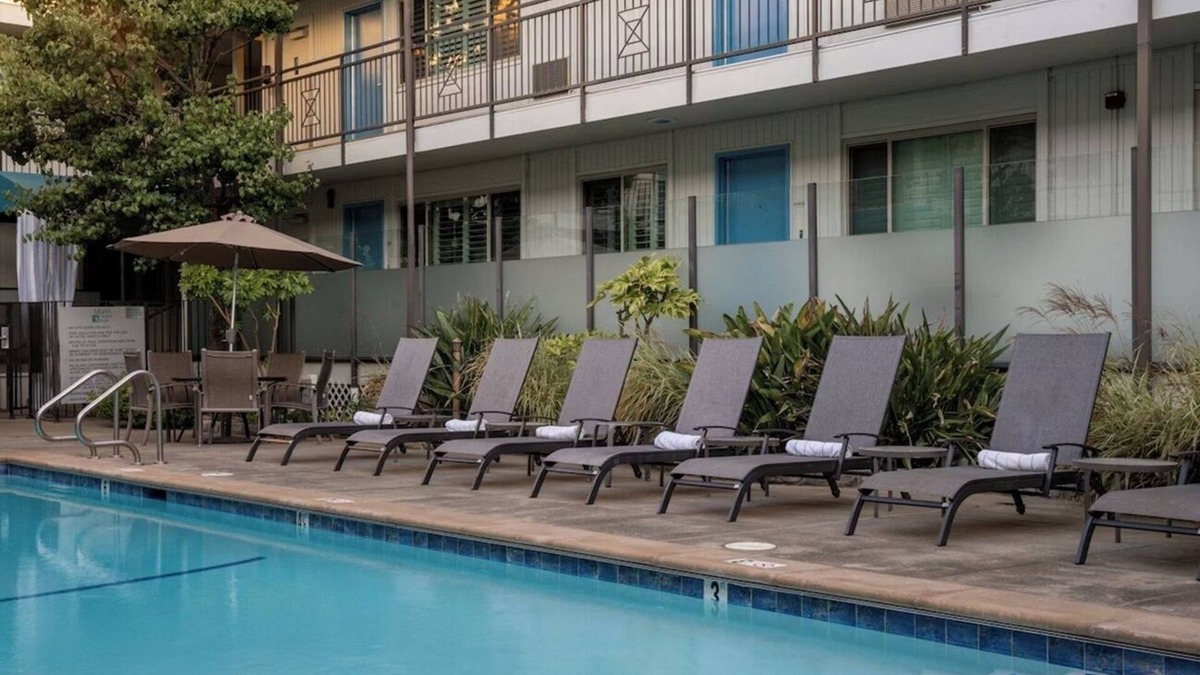 Corte Madera Hotel | 2 Spacious Family Suites | Kitchen | Courtyard | Pool | Parking | BBQ Area