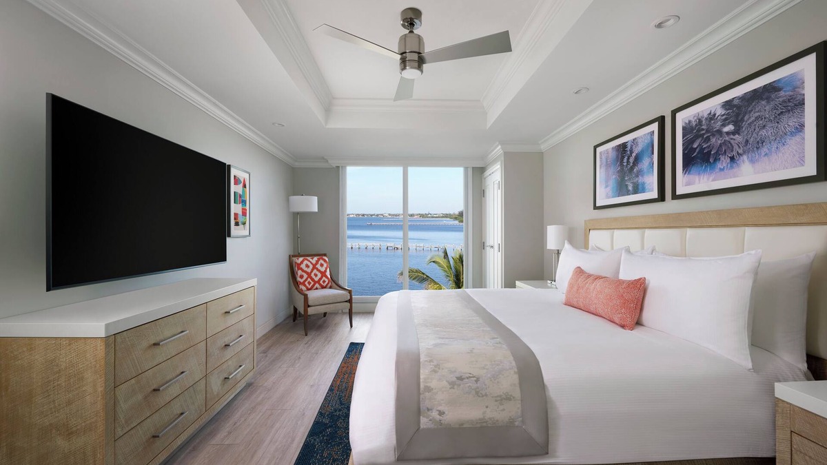 Charlotte Harbor Hotel | 2 Spacious Harbor View Room Overlooking Charlotte– Ideal for Relaxing Stay