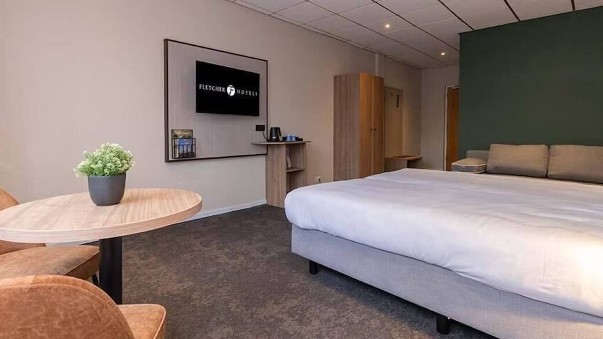 Roden Hotel | 2 Spacious Rooms for Families Exploring Drenthe Region Near Ronostrand