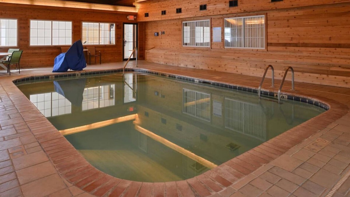 Atlantic Hotel | 2 Spacious Rooms w/Friendly Staff and Complimentary Breakfast Near Highway 6