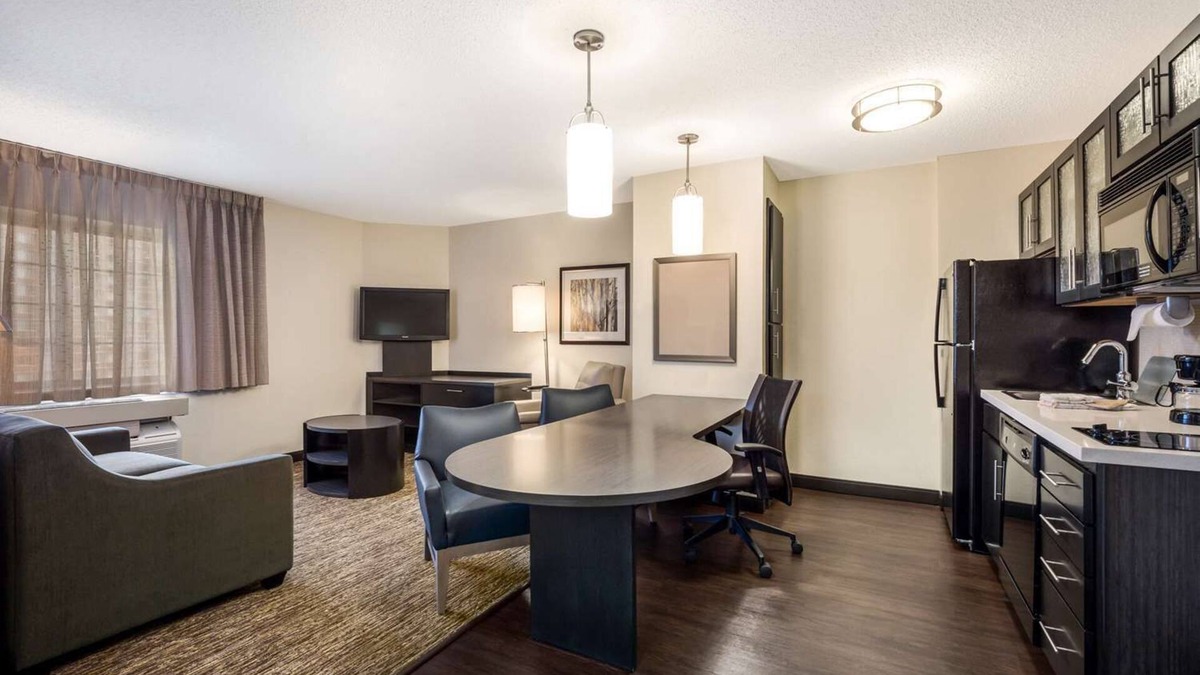 Morris Plains Hotel | 2 Spacious Suites w/Laundry and Full Kitchen, Perfect for Families