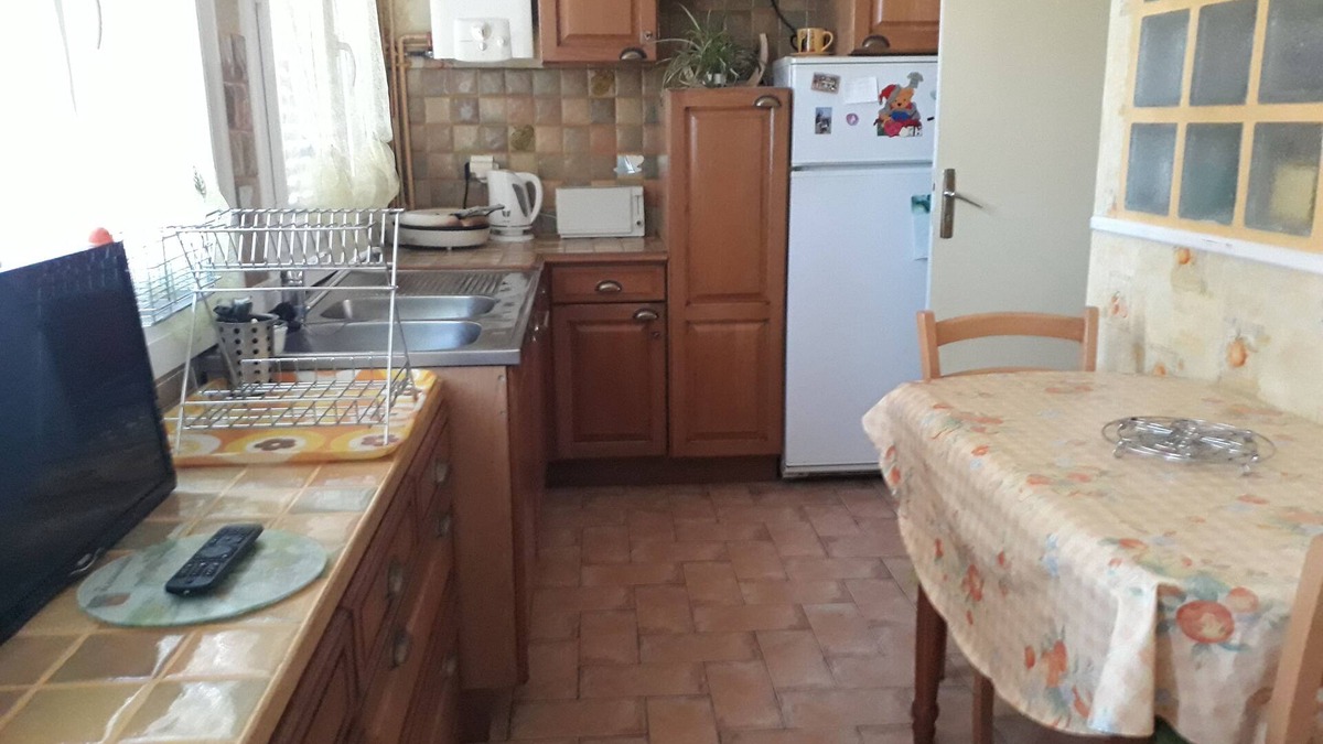 Aurillac Apartment | 2-star apartment outside city center