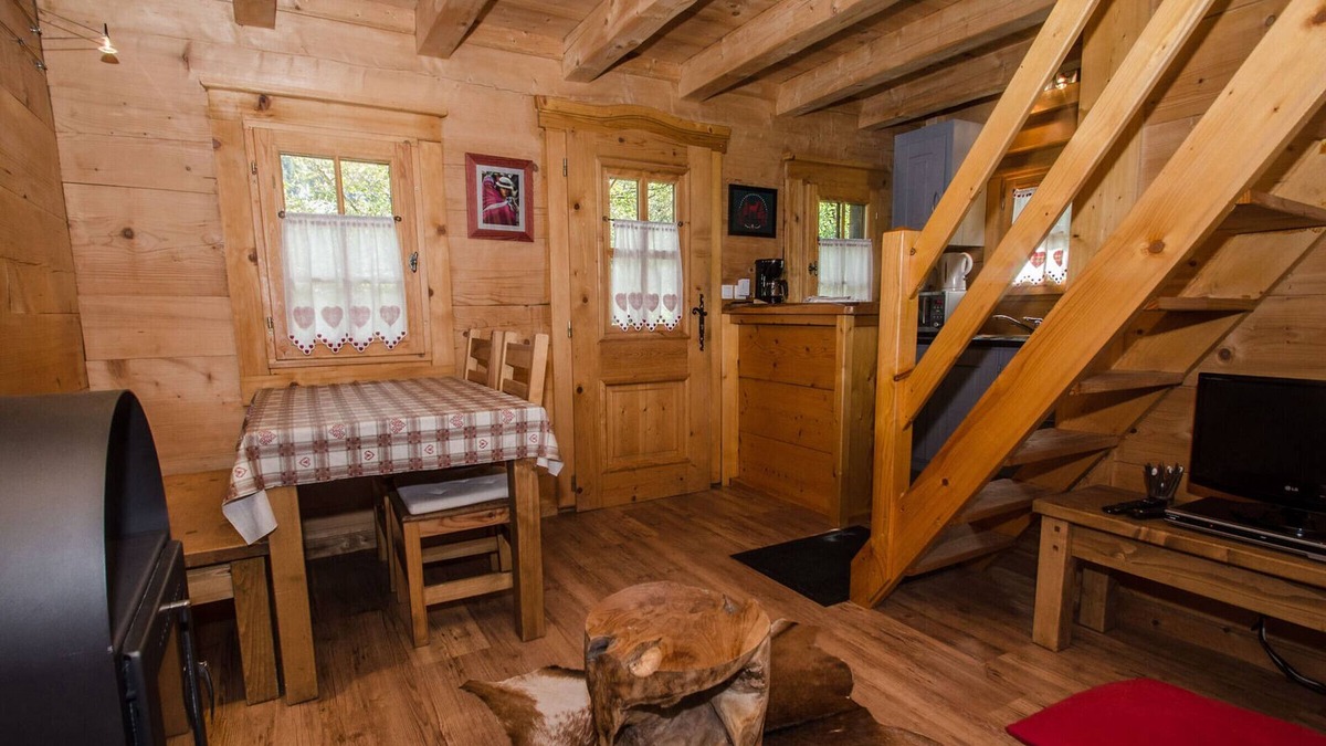 Les Praz-de-Chamonix Ski Chalet | 2-star mazot with garden, parking and wifi - Chamonix