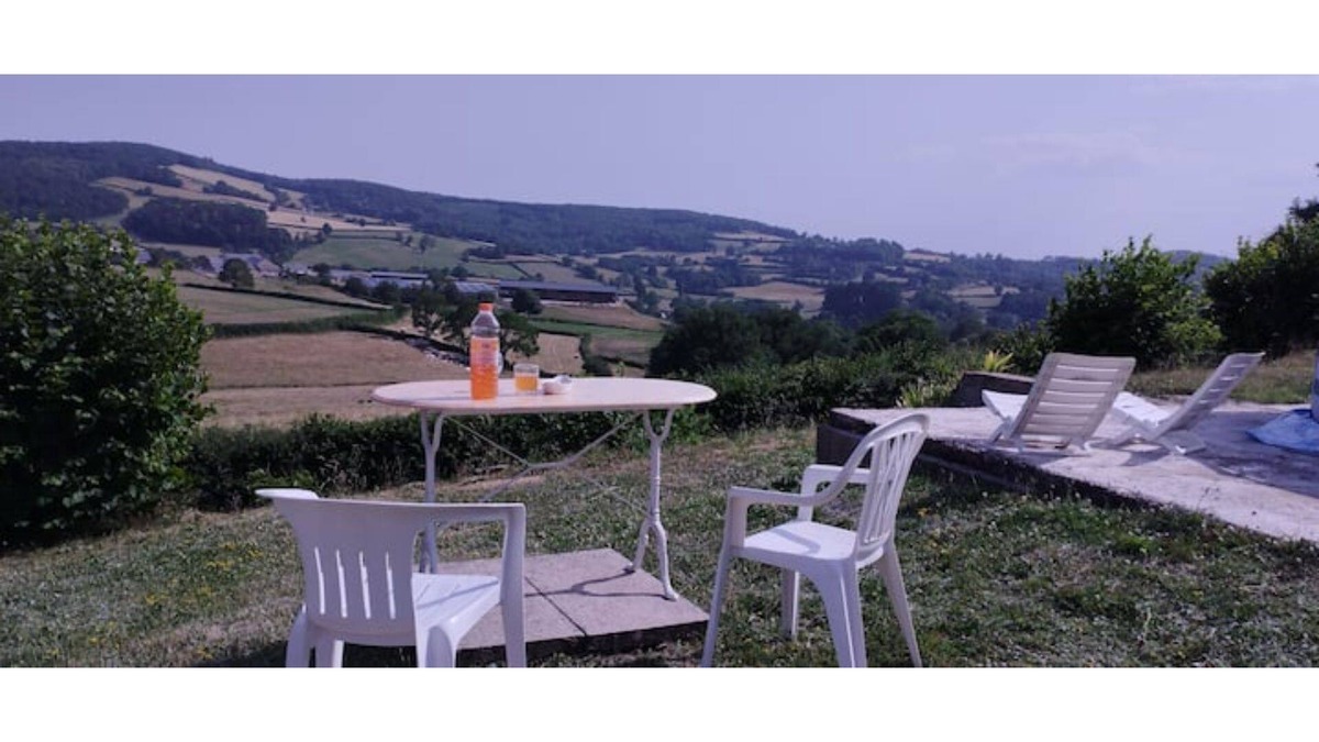Montigny-en-Morvan Villa | 2 steps from :Lac de Pannecière and beach, private swimming pool
