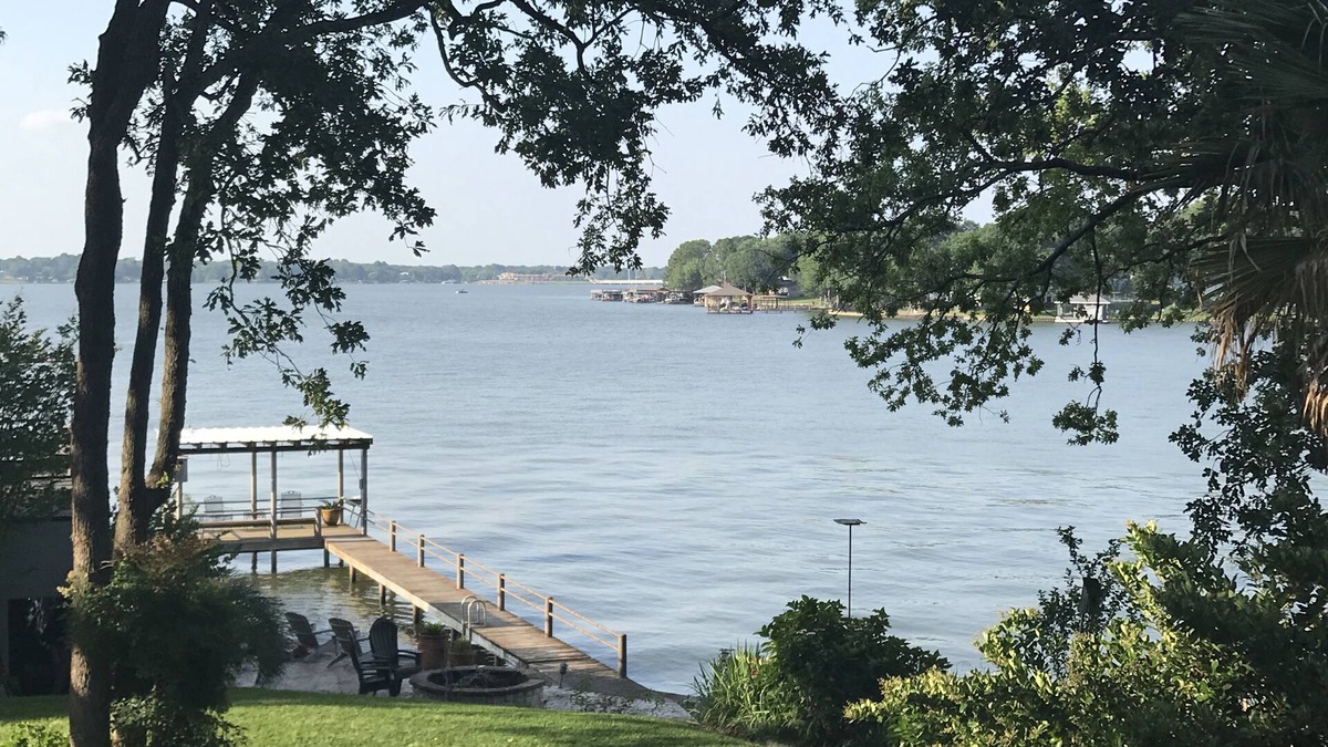 Leisure Land House | 2 Steps SE of Dallas Waterfront 4 Bedroom 2 Bath Sleeps 12 2400 sq ft