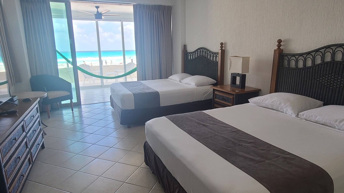 Punta Cancun Apartment | 2 Steps to the Beach 2 bedroom apartment