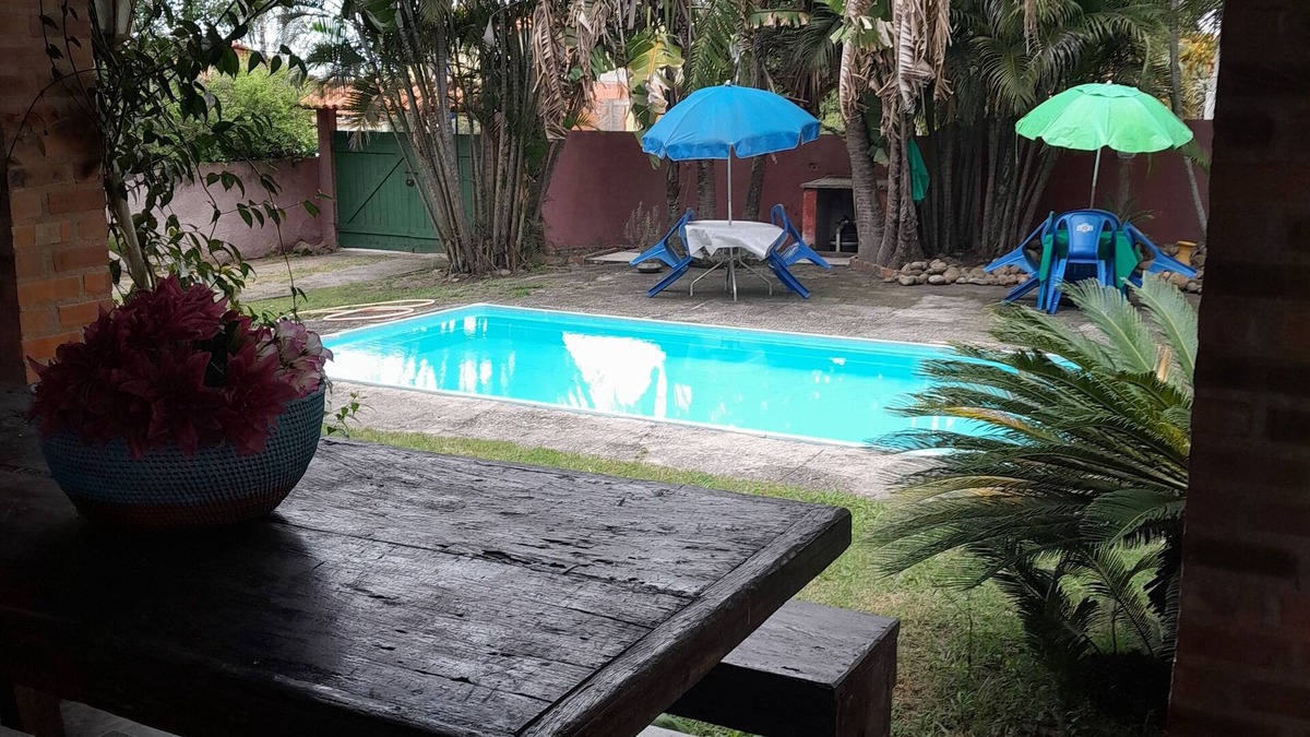 Itaipuacu Villa | 2-storey colonial mansion 400 m from the beach. Large balcony, swimming pool, barbecue.