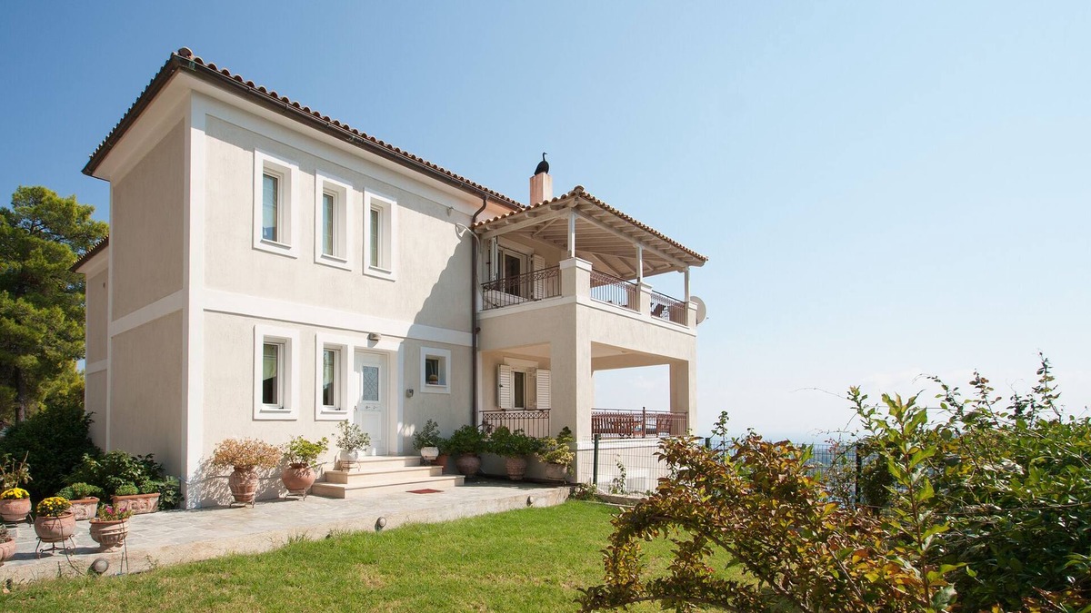 Katsarou Villa | 2-storey Spacious Villa, Infinitive view & Yard with BIO Greens