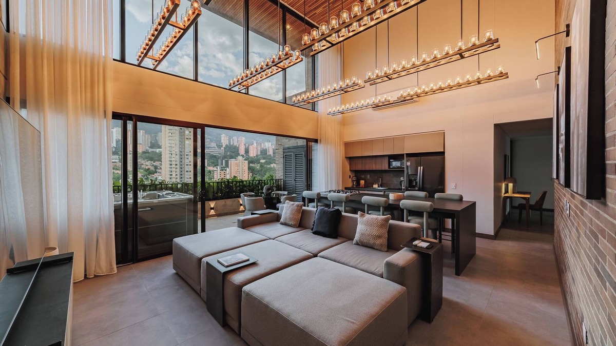 La Florida Apartment | 2-story 2470 sqft duplex with breathtaking view to El Poblado