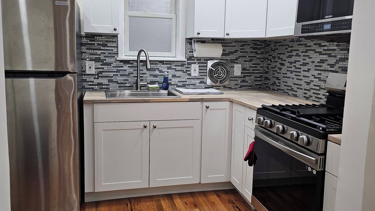 Wilkes-Barre House | 2 Suite 2 Be 1 bedroom