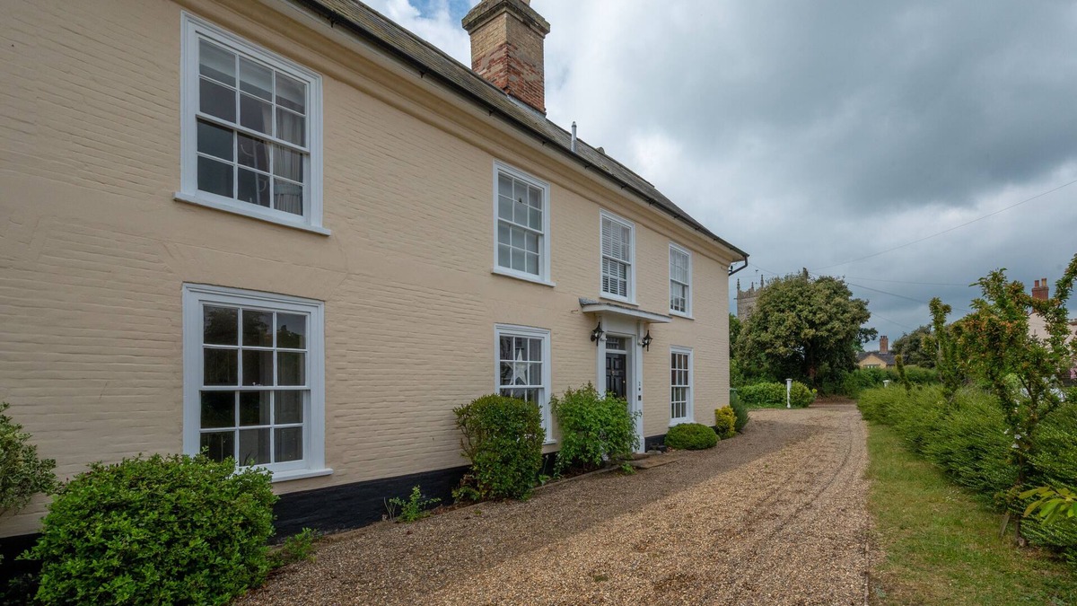 Wangford House | 2 The Old Vicarage - Four Bedroom House, Sleeps 8