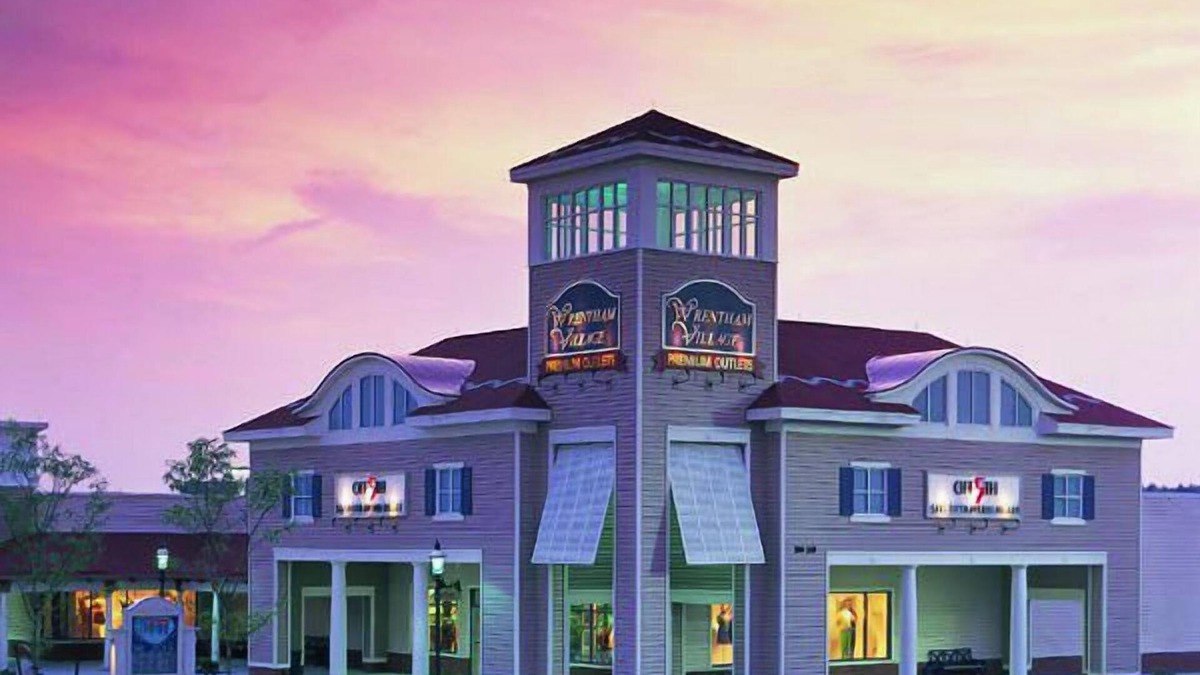 Foxboro House | 2 Units Close to Gillette Stadium, FREE Breakfast, Also Offers FREE Parking!