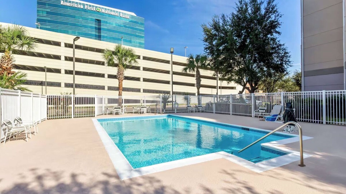 Chinatown Hotel | 2 Units w/Free Breakfast, Outdoor Pool, Close to Galleria Retail Heaven