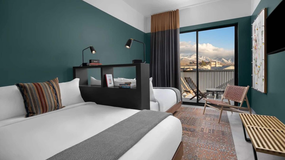People's Freeway Hotel | 2 Wasatch Room at evo Hotel, Free Parking & Dog-friendly!